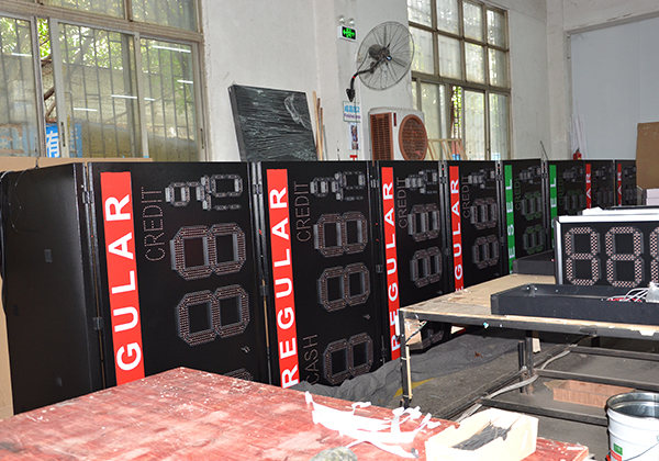 led oil price sign
